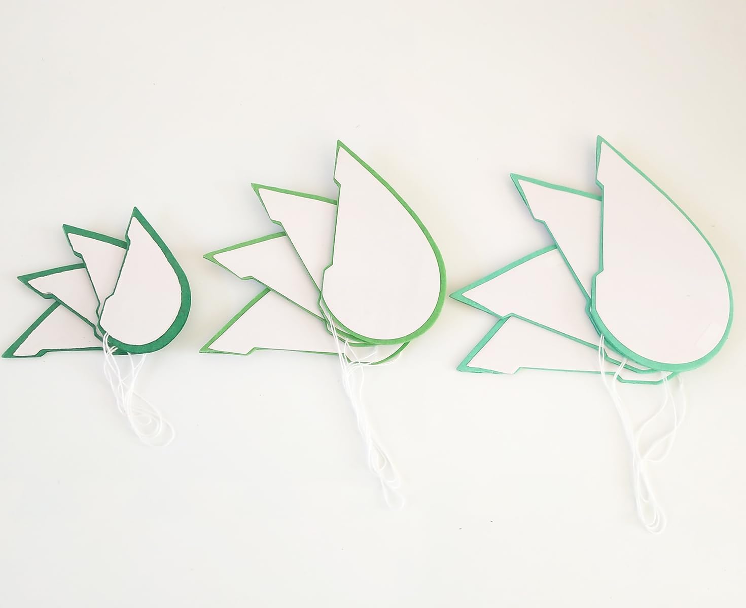 Heart Tissue Paper Pom Poms Decor Set 12pcs Green