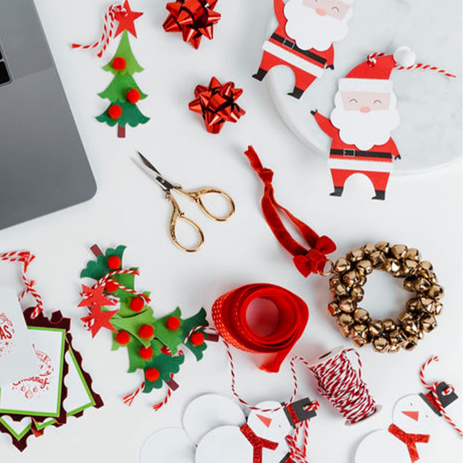 Lusy DM 1200 Piece Christmas Pom Poms Set