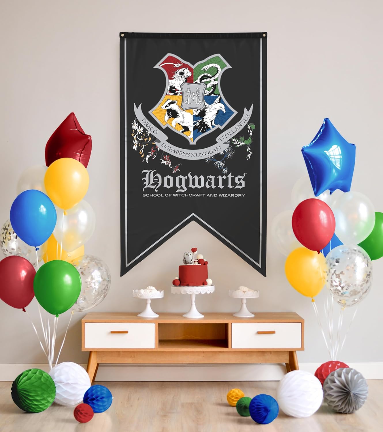 Conquest Journals Hogwarts Crest Banner 30 x 50